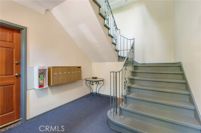 Detail Gallery Image 3 of 24 For 251 N Kenmore Ave #2,  Los Angeles,  CA 90004 - 2 Beds | 1 Baths