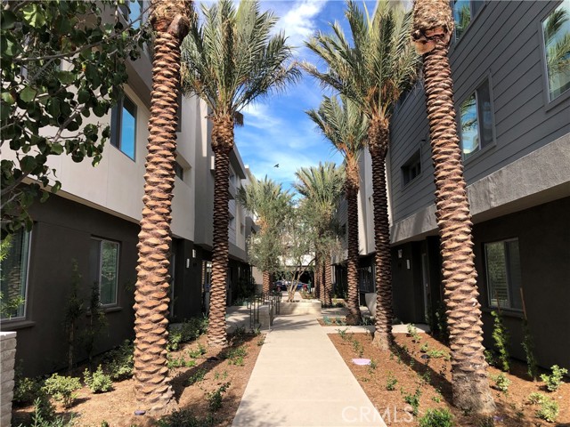 1899 S Union Street, Anaheim CA: https://media.crmls.org/medias/3ea576b4-1f05-4d3e-84df-da67db53c42f.jpg