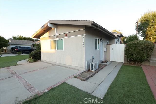 Detail Gallery Image 2 of 12 For 10020 Gothic Ave, North Hills,  CA 91343 - 1 Beds | 1 Baths