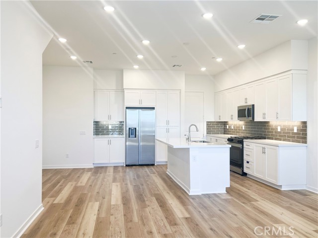 22019 Florence Circle, Walnut CA: https://media.crmls.org/medias/3ea6c4a3-9973-42b6-b0c7-a23258fdb6d2.jpg