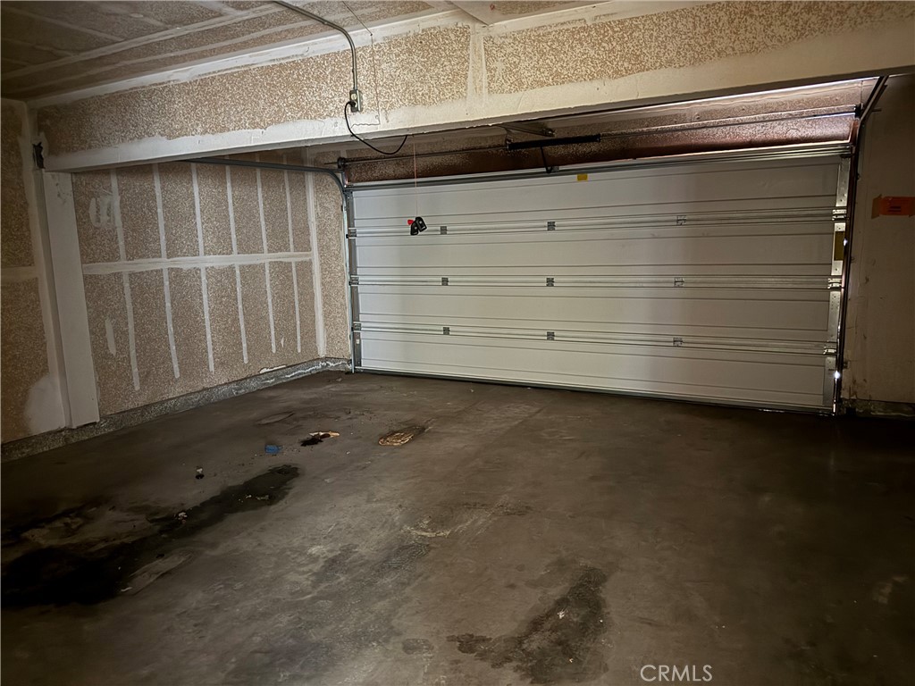 https://media.crmls.org/medias/3ea6e4a7-35a6-4d2c-81ea-bee9d39d8eb9.jpg?preset=X-Large