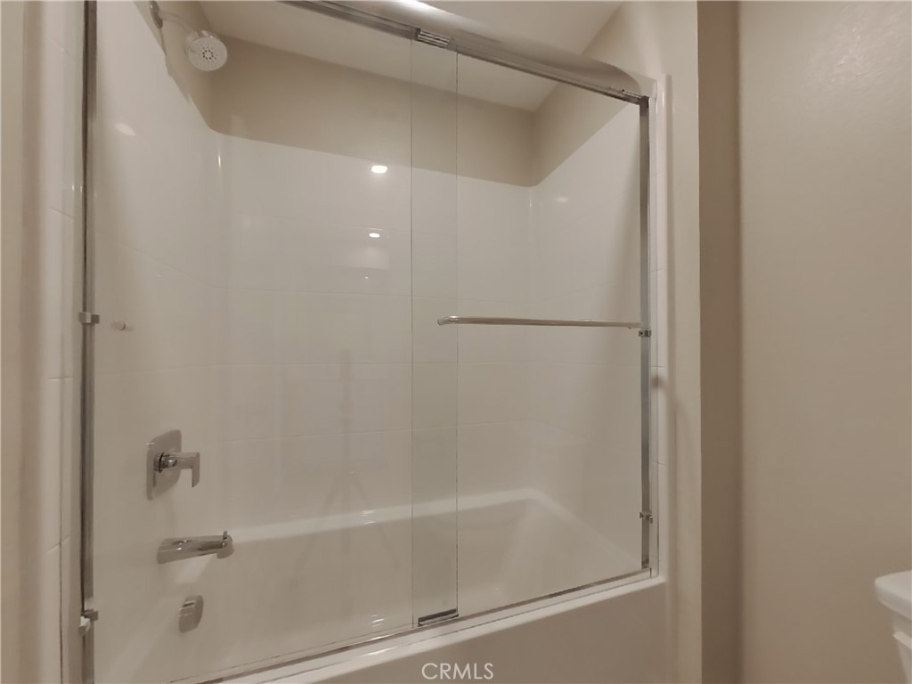 https://media.crmls.org/medias/3ea715f2-04aa-4962-bfa4-4df334cc4bdb.jpg?preset=X-Large