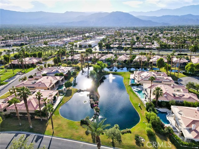 44980 Olympic Court, Indian Wells CA: https://media.crmls.org/medias/3ea7637f-baf7-454c-9231-1302c1fb0848.jpg