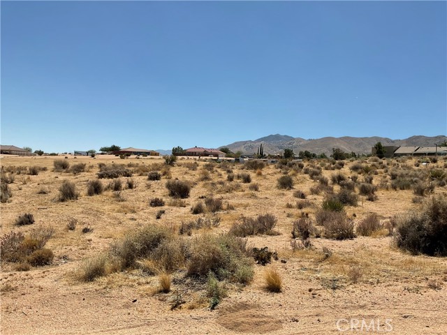 Detail Gallery Image 3 of 11 For 7 Ocotillo Way, Apple Valley,  CA 92308 - – Beds | – Baths