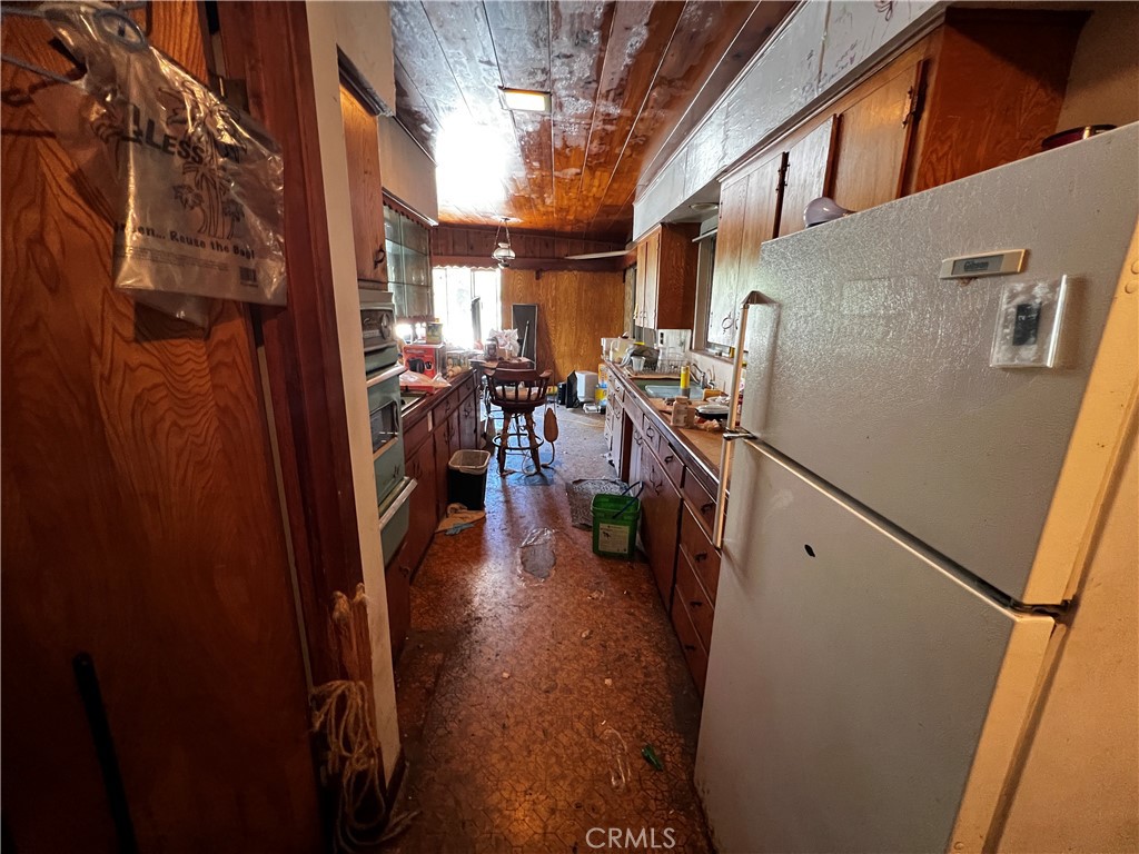 https://media.crmls.org/medias/3ea8169a-d950-45c4-908e-823c11511cf5.jpg?preset=X-Large