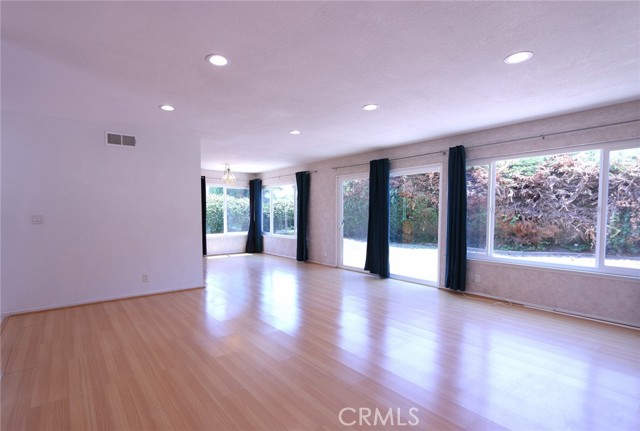 Detail Gallery Image 7 of 18 For 15241 Touraine Way, Irvine,  CA 92604 - 4 Beds | 2/1 Baths