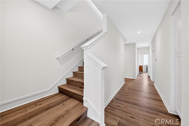 335 Magnet, Irvine CA: https://media.crmls.org/medias/3ea8588c-df41-4a0c-806d-3f32bef525b4.jpg