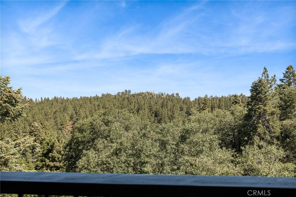https://media.crmls.org/medias/3ea8fa39-ab52-4c0e-82ed-b588eed09028.jpg?preset=X-Large