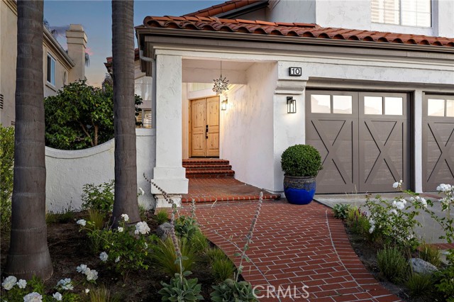 10 Novilla, Laguna Niguel CA: https://media.crmls.org/medias/3ea95313-baf2-4e58-a932-5922ae00fb4d.jpg