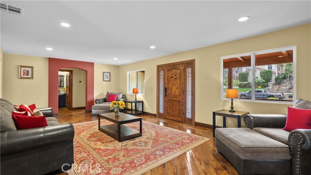 24604 Apple Street, Newhall CA: https://media.crmls.org/medias/3eaa7152-4865-479b-807e-92aac2089fc1.jpg