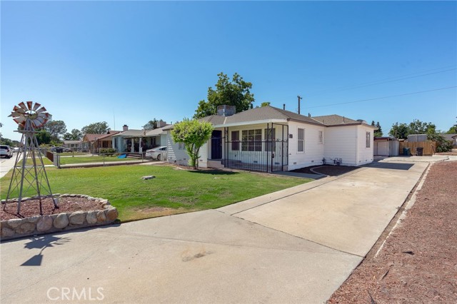 Detail Gallery Image 1 of 1 For 700 Castaic Ave, Bakersfield,  CA 93308 - 3 Beds | 1/1 Baths