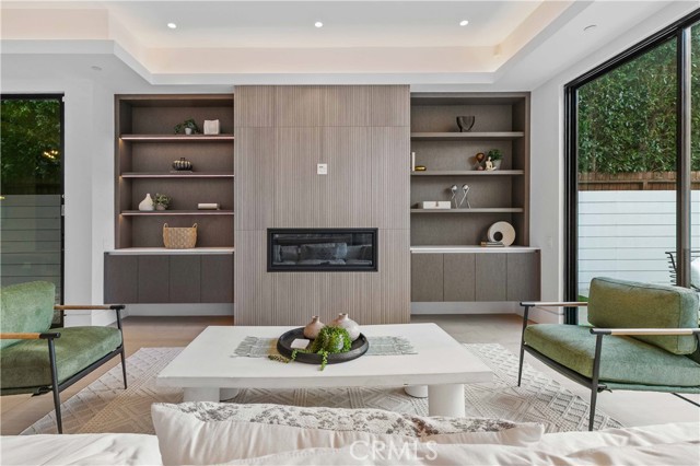 Detail Gallery Image 11 of 49 For 4532 Katherine, Sherman Oaks,  CA 91423 - 6 Beds | 6/1 Baths