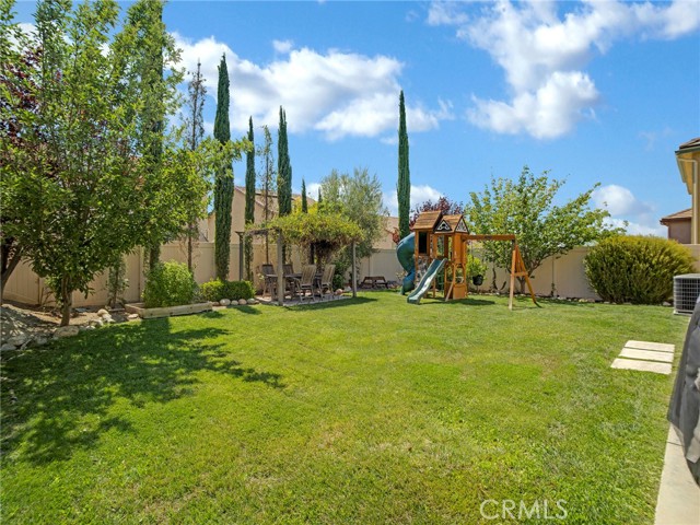 Detail Gallery Image 32 of 38 For 27027 Mountain Willow Ln, Canyon Country,  CA 91387 - 3 Beds | 2/1 Baths