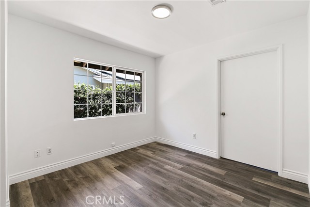 Detail Gallery Image 11 of 13 For 6229 Platt Ave, Woodland Hills,  CA 91367 - 3 Beds | 2 Baths