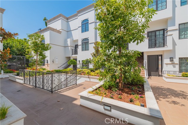 288 S Oakland Ave, Pasadena CA: https://media.crmls.org/medias/3ead2903-37c7-458d-bd79-48609c1075e0.jpg