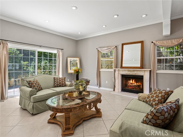 5815 Irving Avenue, La Crescenta CA: https://media.crmls.org/medias/3eadc957-a201-43e5-86f0-1d94a92a8095.jpg