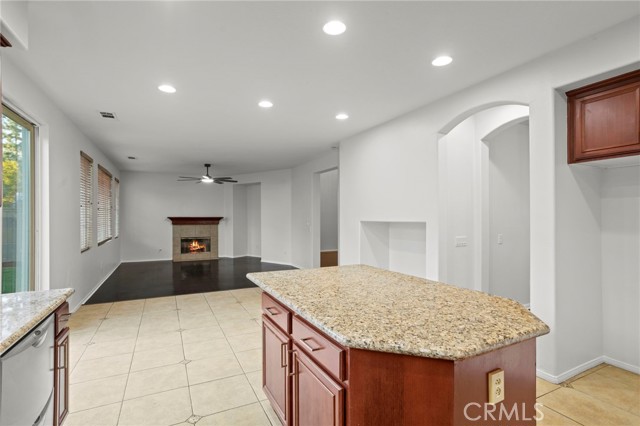 Detail Gallery Image 14 of 46 For 12 via De La Valle, Lake Elsinore,  CA 92532 - 5 Beds | 3 Baths