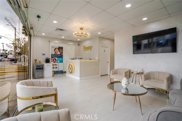  Commercial for Sale in Encino, California