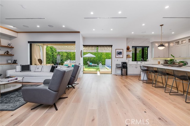 4365 Kraft Avenue, Studio City CA: https://media.crmls.org/medias/3eaffdfd-ea54-42c0-b8e0-29c2eca3b338.jpg