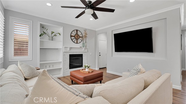 Detail Gallery Image 7 of 66 For 5594 Alexandria Ave, Corona,  CA 92880 - 4 Beds | 2/1 Baths