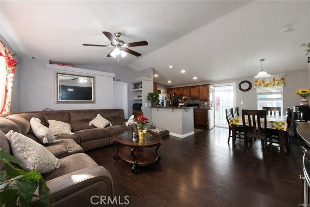 Detail Gallery Image 6 of 20 For 1931 E Meats Ave #148,  Orange,  CA 92865 - 3 Beds | 2 Baths