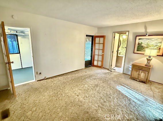 601 N Kirby Street, Hemet CA: https://media.crmls.org/medias/3eb224f5-c1a9-4e07-8de5-a737fd2de67b.jpg
