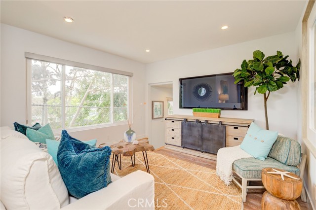 401 18th Street, Manhattan Beach, California 90266, 5 Bedrooms Bedrooms, ,2 BathroomsBathrooms,Residential,Sold,18th,SB22140138