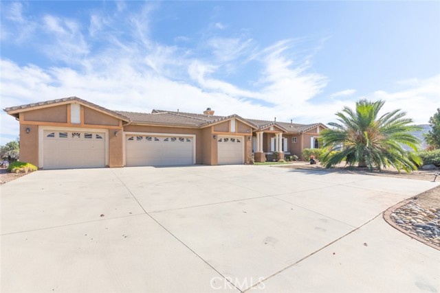 Detail Gallery Image 5 of 46 For 17920 Pony Butte Ct, Perris,  CA 92570 - 4 Beds | 2/1 Baths