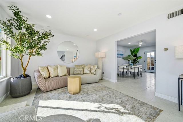 Detail Gallery Image 3 of 44 For 11912 Verbena Ct, Fountain Valley,  CA 92708 - 4 Beds | 3 Baths