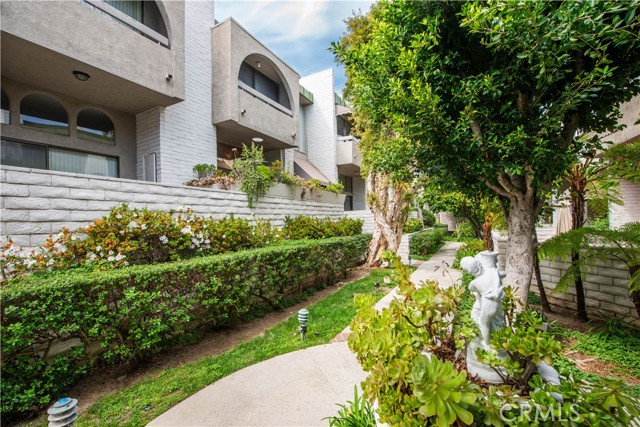 Detail Gallery Image 26 of 27 For 5315 White Oak #K,  Encino,  CA 91316 - 3 Beds | 2/1 Baths