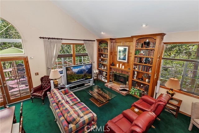 Detail Gallery Image 23 of 54 For 30184 Skyline Dr, Running Springs,  CA 92382 - 3 Beds | 2/1 Baths