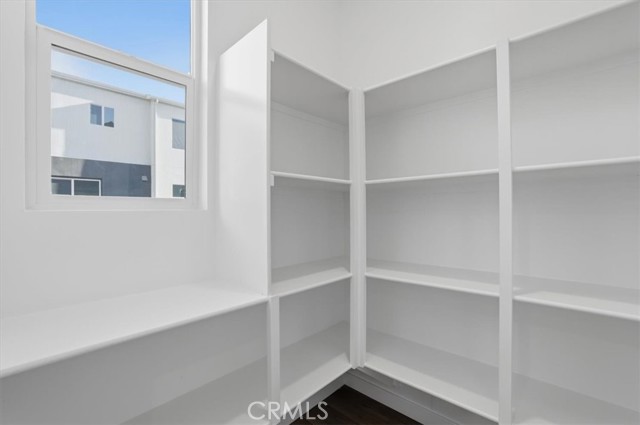 Detail Gallery Image 9 of 47 For 27317 Bear Creek Ln, Valencia,  CA 91381 - 3 Beds | 3/1 Baths