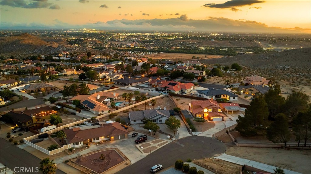 https://media.crmls.org/medias/3eb4c97b-5a92-4d27-a666-a9793e6396e0.jpg?preset=X-Large