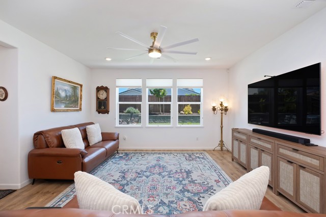 Detail Gallery Image 16 of 56 For 403 Confederation Ct, Lincoln,  CA 95648 - 4 Beds | 3 Baths