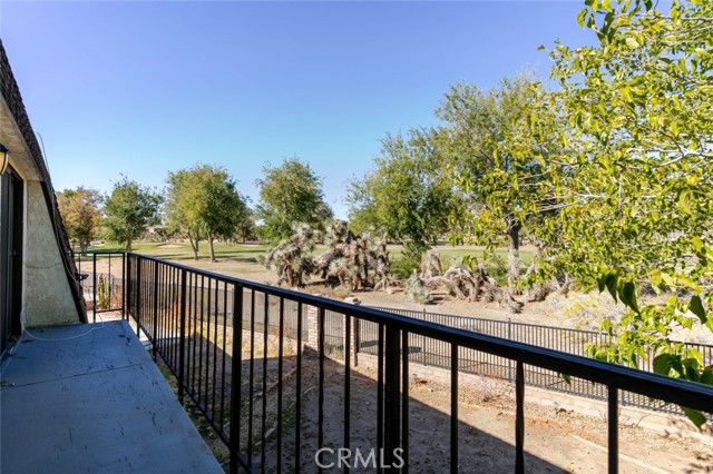 310 Susan Court, Palmdale CA: https://media.crmls.org/medias/3eb565a1-07f3-480e-ad1f-057b5471a058.jpg