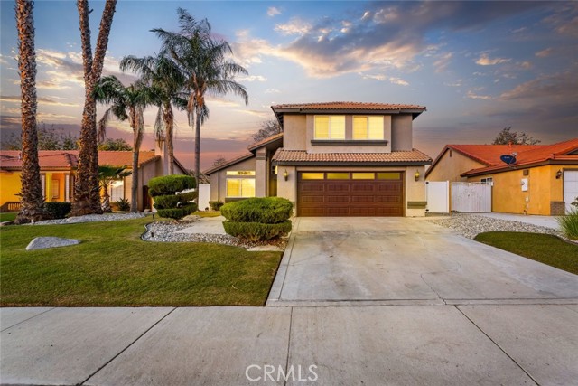 Detail Gallery Image 4 of 51 For 3910 Whirlwind Dr, Bakersfield,  CA 93313 - 3 Beds | 3 Baths