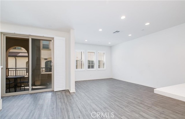 Image 4 of 14 For 606 White Oaks