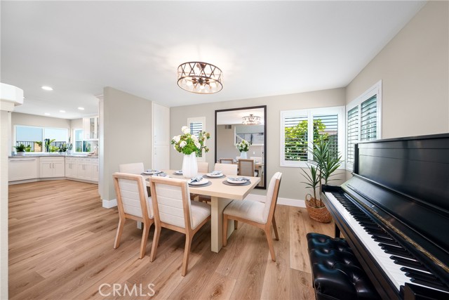 6691 E Smokewood Circle, Anaheim CA: https://media.crmls.org/medias/3eb6efaf-cd9c-471d-8eb2-97f457ee7401.jpg
