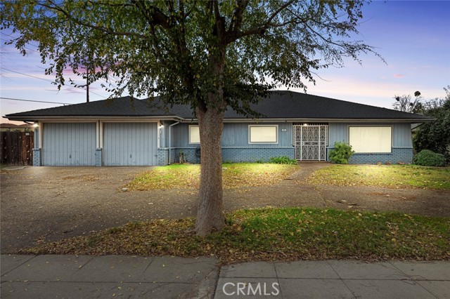 Detail Gallery Image 1 of 38 For 6784 N Valentine Ave, Fresno,  CA 93711 - 3 Beds | 2 Baths