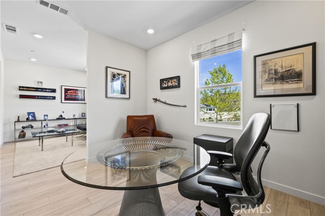 27774 Marquee Drive, Valencia CA: https://media.crmls.org/medias/3eb7124b-8741-4cc0-976d-b8d0375d2b00.jpg