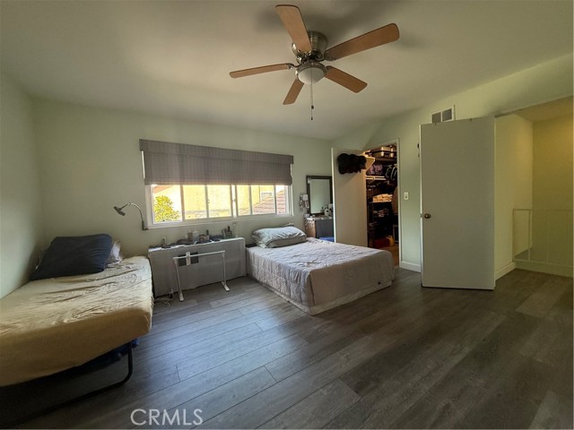 Image 27 of 31 For 9831 Cloverdale Avenue