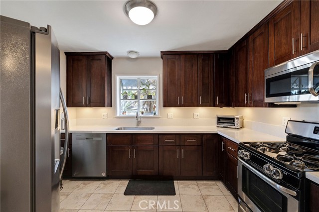 2905 Magnolia Avenue, Long Beach CA: https://media.crmls.org/medias/3eb808f9-5bbe-47c8-a036-5787fea87ba6.jpg