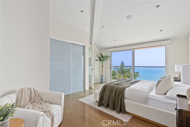 900 Gainsborough Drive, Laguna Beach CA: https://media.crmls.org/medias/3eb82ddc-6bde-4733-9362-d819920f35fc.jpg