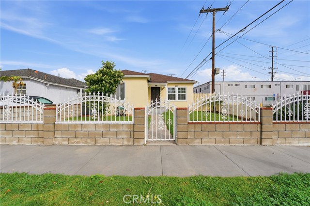 Detail Gallery Image 4 of 28 For 1917 E Harding, Long Beach,  CA 90805 - 2 Beds | 2 Baths