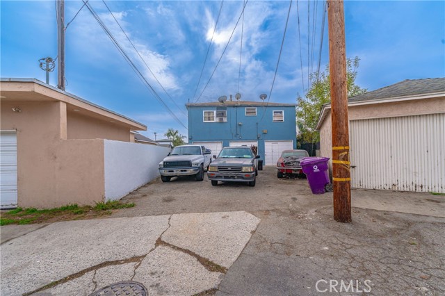 195 Hullett Street, Long Beach, California 90805, ,Multi-Family,For Sale,Hullett,DW25010267