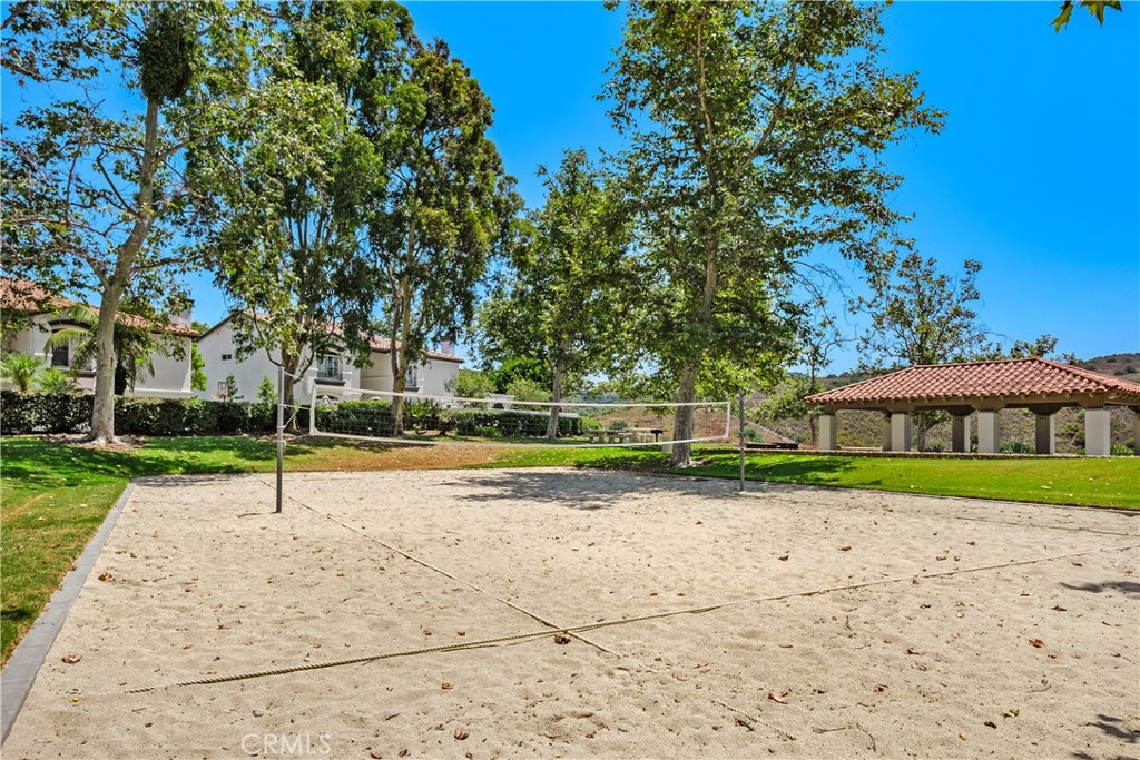 https://media.crmls.org/medias/3eb9ba18-4d29-44f6-a549-7a32dcc6209b.jpg?preset=X-Large