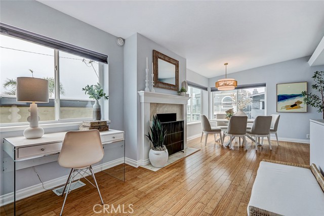 Detail Gallery Image 12 of 32 For 320 31 St, Manhattan Beach,  CA 90266 - 3 Beds | 2/1 Baths