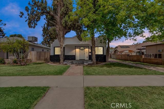 516 C Street, Lemoore CA: https://media.crmls.org/medias/3ebadc99-cda1-4654-b4ce-5d7554ccfea8.jpg