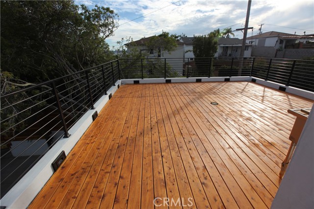 1220 Thorn W, San Diego CA: https://media.crmls.org/medias/3ebae385-a4c4-4c53-85cb-4ba481f930a3.jpg