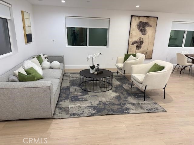 Detail Gallery Image 8 of 14 For 13369 W Celeste Pkwy, Pacoima,  CA 91331 - 3 Beds | 2/1 Baths